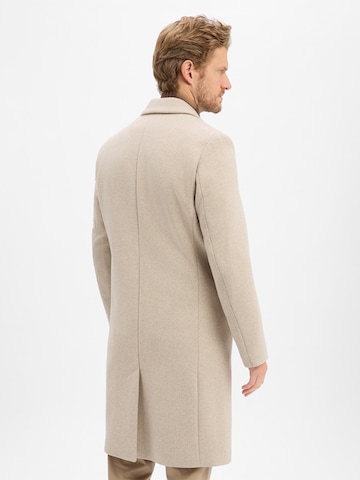 Finshley & Harding London Mantel 'Frederick' in Beige