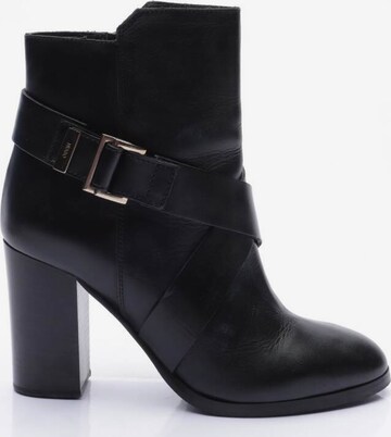 BOSS Dress Boots in 39 in Black: front