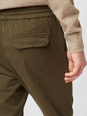 ABOUT YOU Tapered Broek 'Alen' in Groen