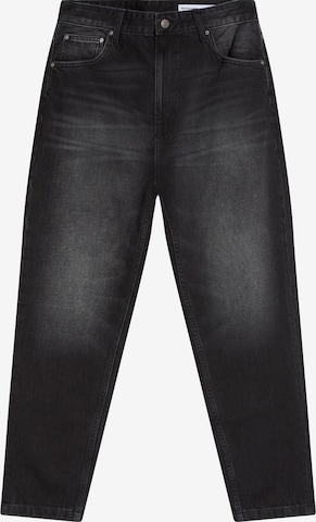 Jeans de la Bershka pe negru: față