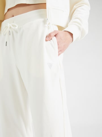 Effilé Pantalon GUESS en blanc