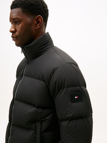 TOMMY HILFIGER Winterjacke in Schwarz