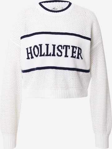 HOLLISTER Sweater in White: front