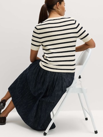 Marks & Spencer Trui in Beige