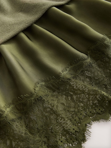 Rochie de la Next pe verde