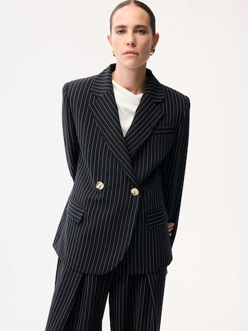 adl Blazers in Zwart: voorkant