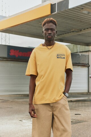 !Solid Shirt ' SDUbert ' in Yellow