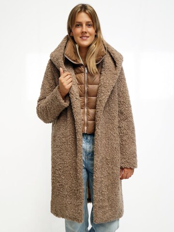 Funk since 1776 Winter Coat in Brown: front