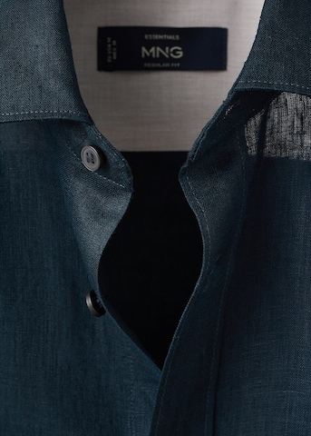 MANGO MAN Regular fit Button Up Shirt 'Parrot' in Blue