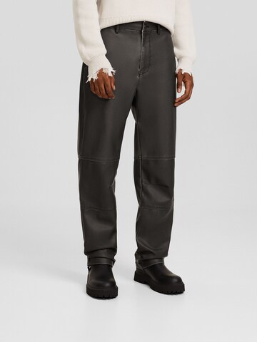 Regular Pantalon Bershka en gris : devant