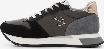 Sneaker bassa di CAFè NOIR in nero: frontale