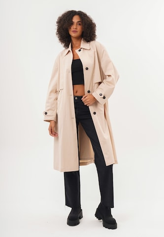 FRESHLIONS Trenchcoat 'Cecilia' in Beige