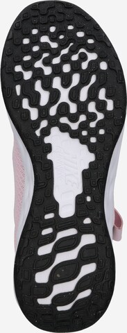 Chaussure de sport 'Revolution' NIKE en rose