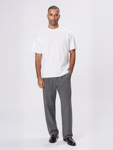 TEESHOPPEN Regular Trousers ' Performance ' in Grey: front