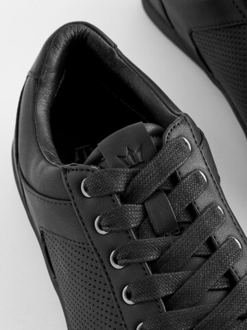 Sneaker bassa di Next in nero