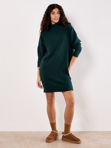 Robes en maille Apricot en vert