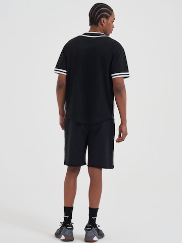 AND1 Comfort Fit Риза в черно