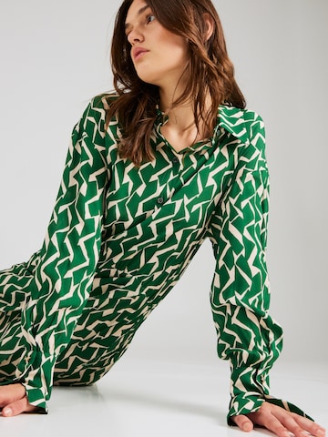 PATRIZIA PEPE Košilové šaty – zelená