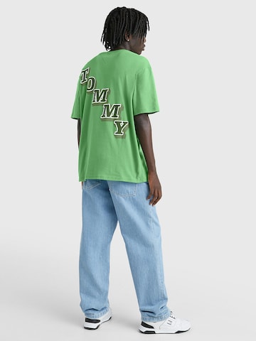 Tricou de la Tommy Jeans pe verde