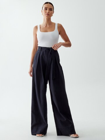 The Fated Wide leg Trousers in Black