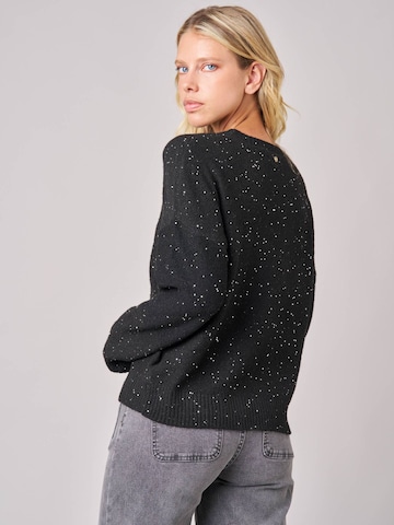Deeluxe Pullover‌‌‌‌‌‌‌ in Schwarz