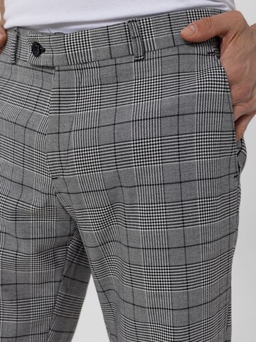 By Diess CollectionSlimfit Hlače - siva boja