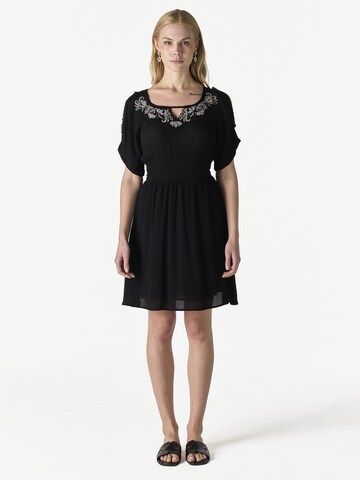 KOROSHI Kleit, värv must: eest vaates