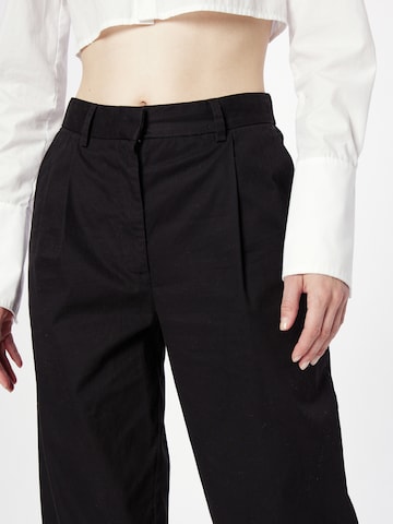 Monki Normalny krój Spodnie w kolorze czarny