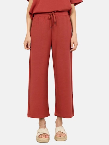Soyaconcept Regular Pants in Red: front