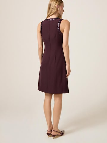 Robe oltre en rouge