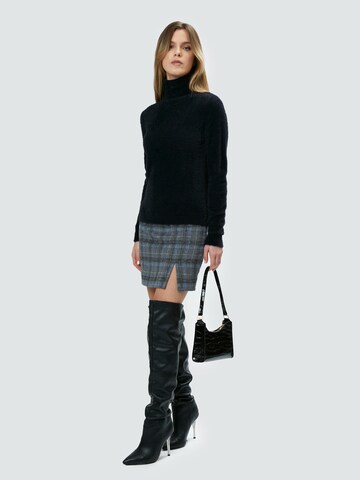 Influencer Sweater in Black
