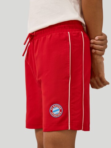 FC BAYERN MÜNCHEN Board Shorts in Red: front