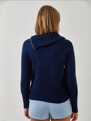 Pullover di Bianco Lucci in blu