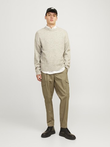 JACK & JONES Tapered Cargo trousers in Brown