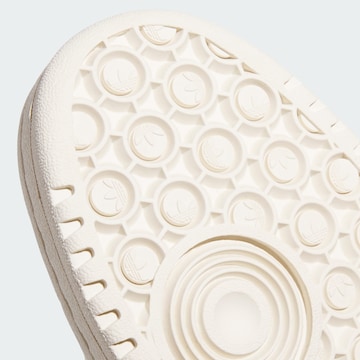 ADIDAS ORIGINALS Ниски маратонки 'Forum' в бяло