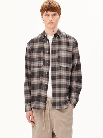T-Shirt 'PATCHWORK' ARMEDANGELS en beige : devant