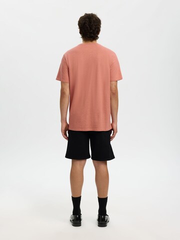 T-Shirt 'SLHAdam' SELECTED en rouge