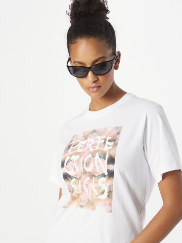 T-shirt 'Perfection' Iriedaily en blanc