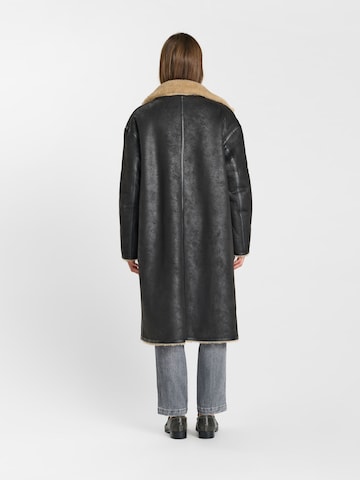 Manteau d’hiver 'Oxana' Le Temps Des Cerises en noir : derrière