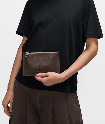 Liebeskind Berlin Cosmetic bag in Brown: front