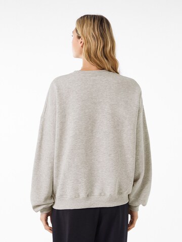 Sweat-shirt Bershka en gris