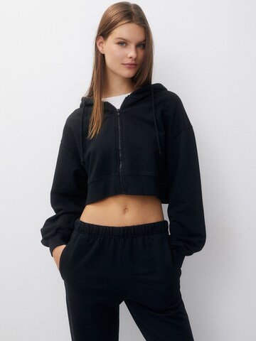 Pull&Bear Sweat jacket in Black: front