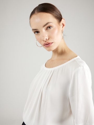 s.Oliver BLACK LABEL - Blusa en blanco