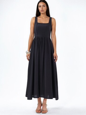 Robe Busem en noir