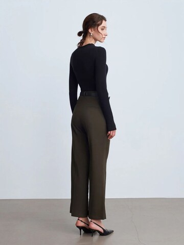 Wide leg Pantaloni di Dilvin in verde
