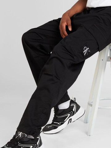 Loosefit Pantaloni cargo di Calvin Klein Jeans in nero