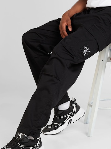 Loosefit Pantaloni cargo di Calvin Klein Jeans in nero