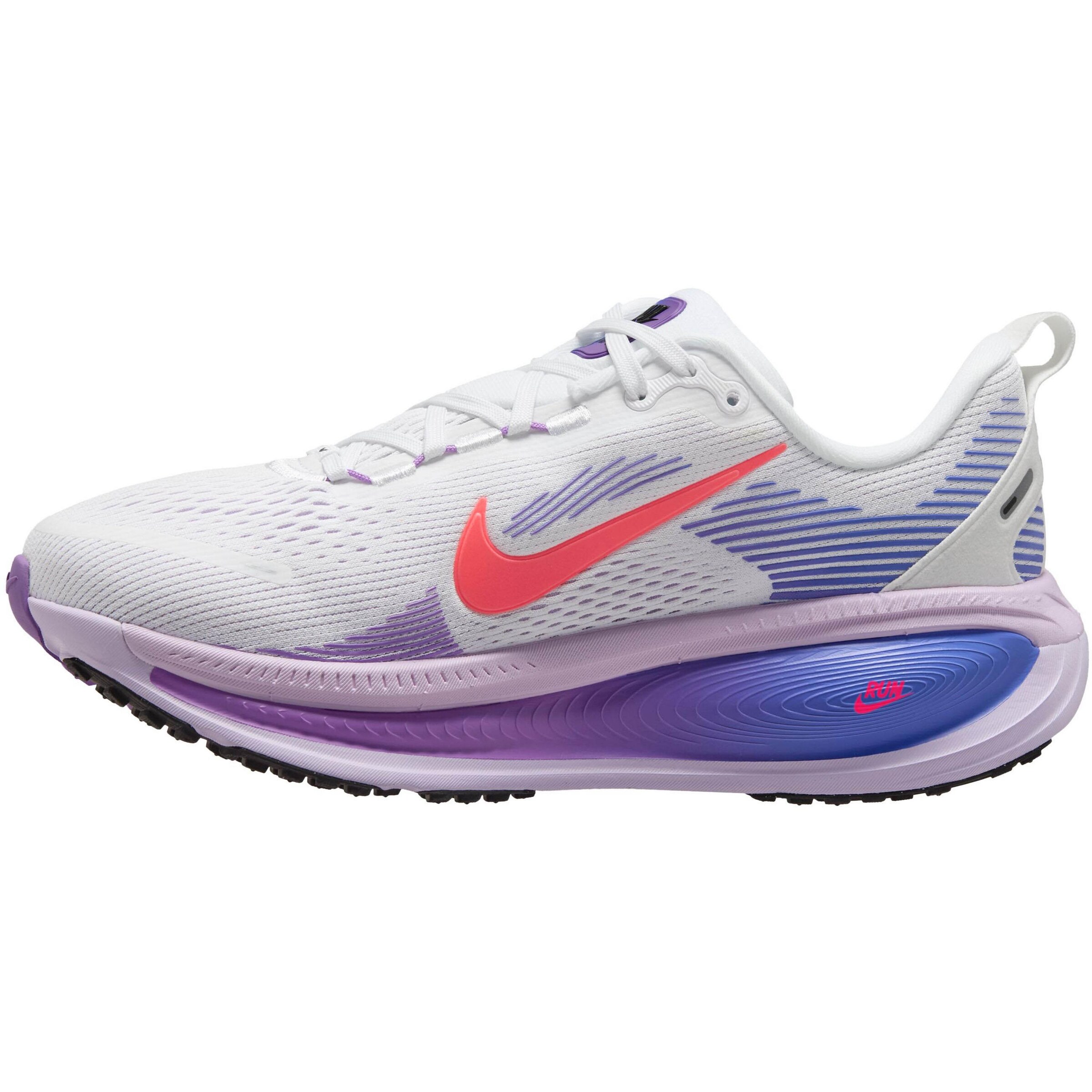 NIKE Обувь для бега 'Vomero 18' в Белый