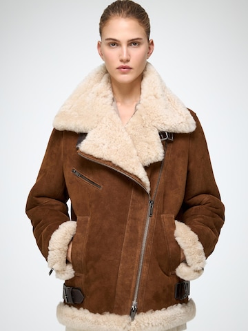 V S P Wintermantel 'Antonella' in Braun
