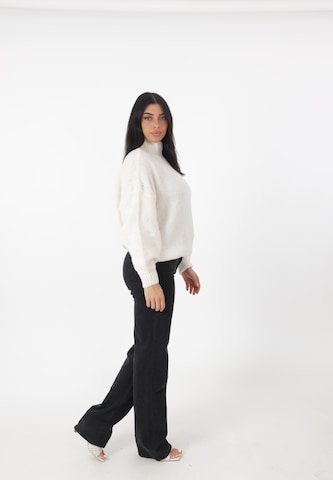 Elara Pullover i beige